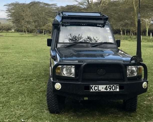 4x4 safari jeep